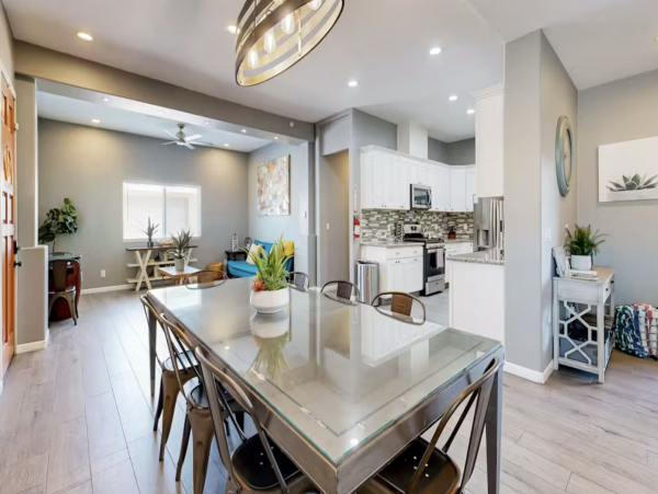 Gorgeous Palm Springs 5 Bedroom Home with Pool & Spa Sleeps 16
